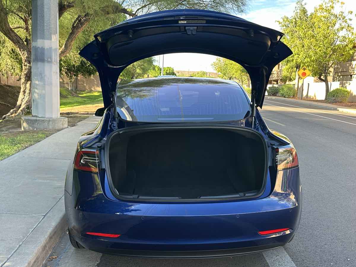 Tesla Model 3 photo 38