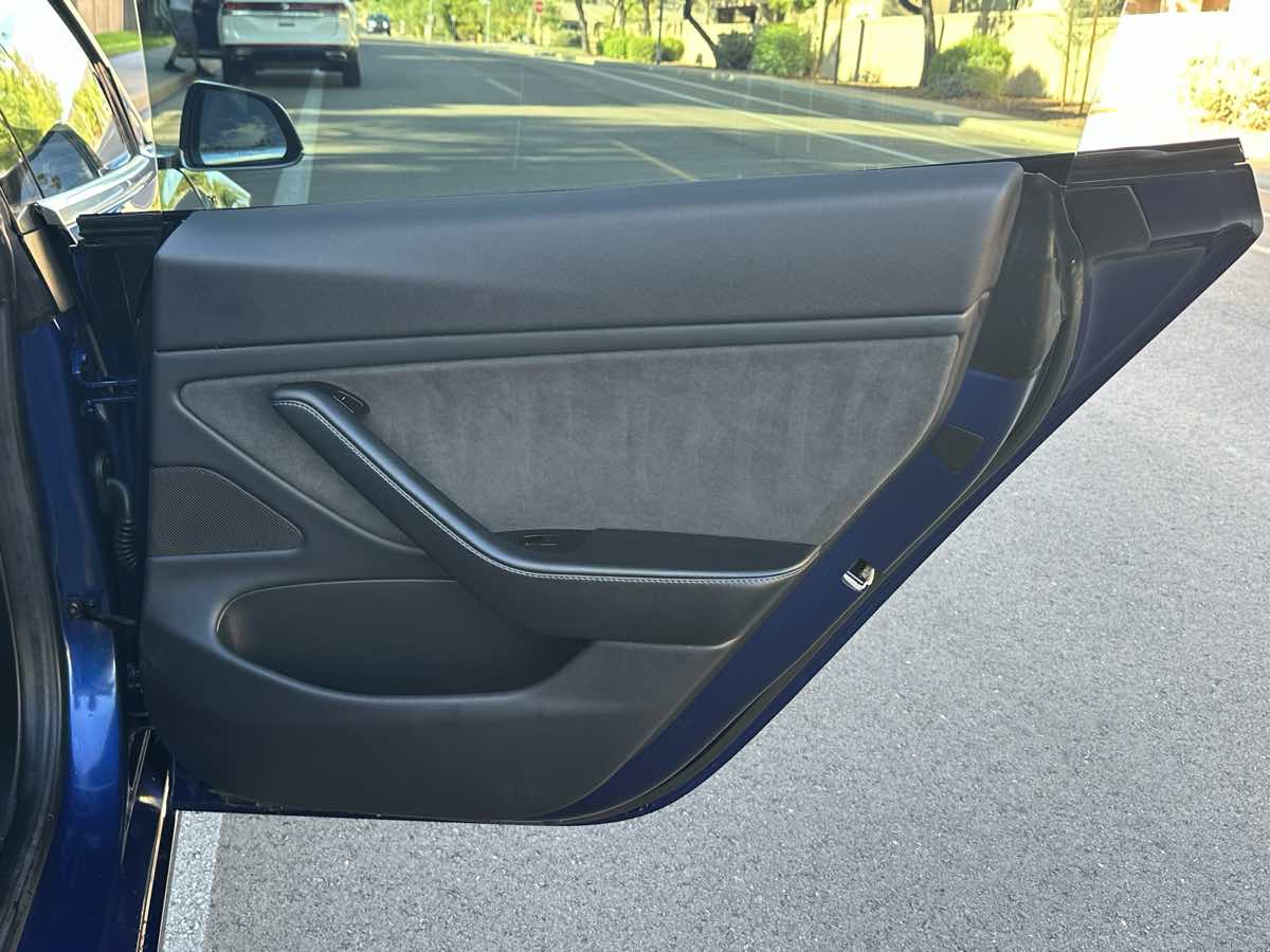 Tesla Model 3 photo 43