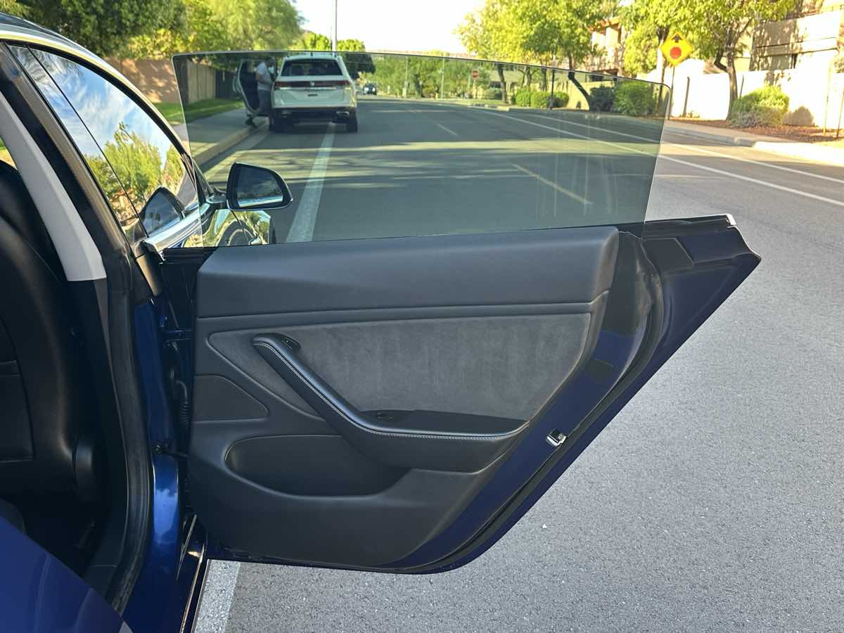 Tesla Model 3 photo 44