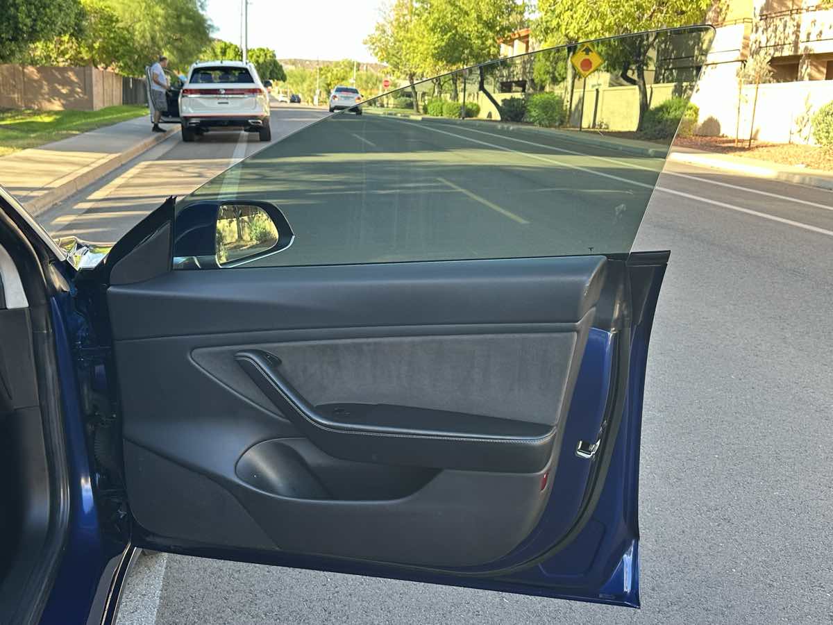 Tesla Model 3 photo 45