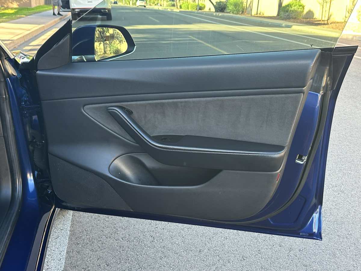 Tesla Model 3 photo 46