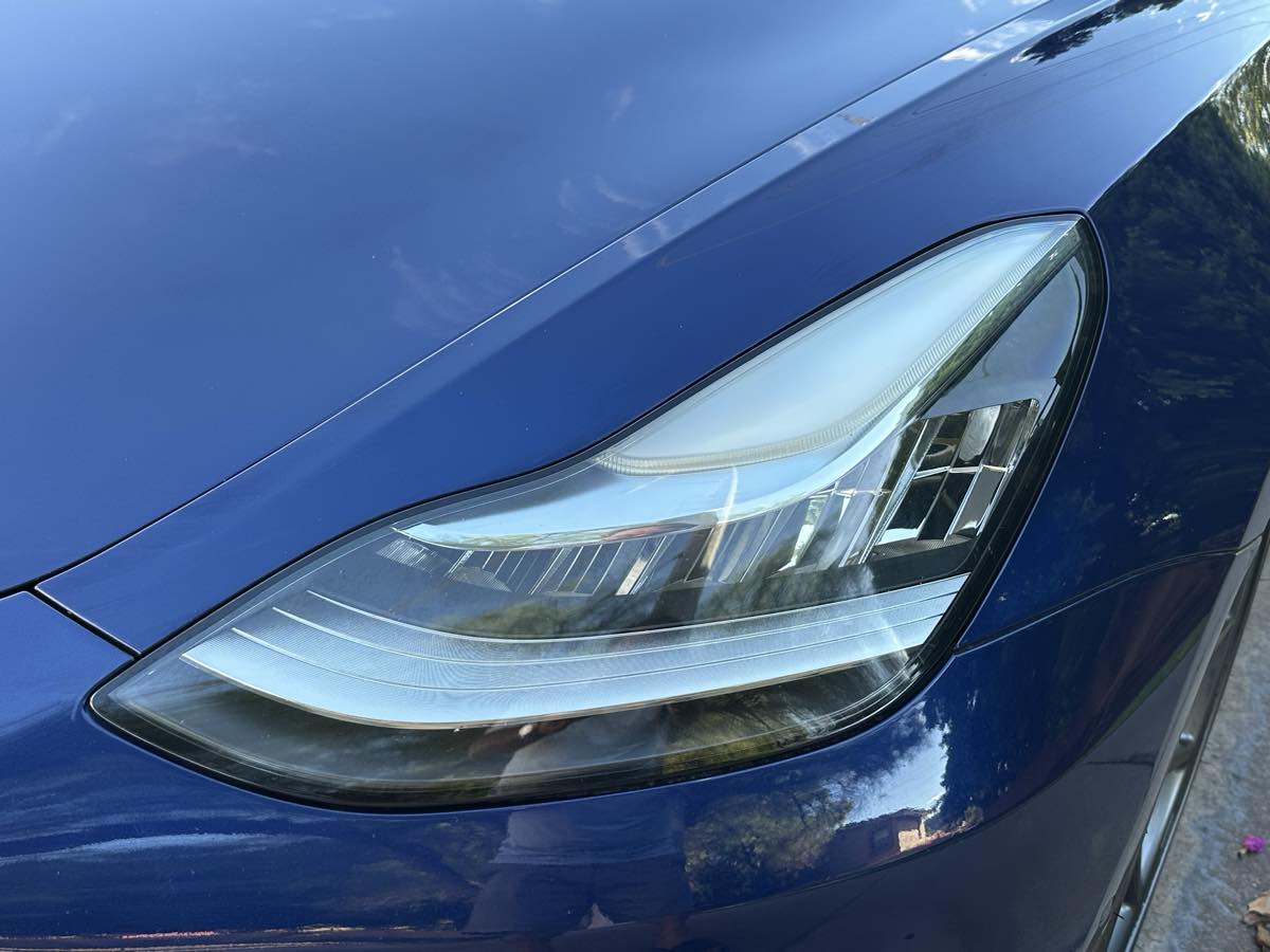 Tesla Model 3 photo 49