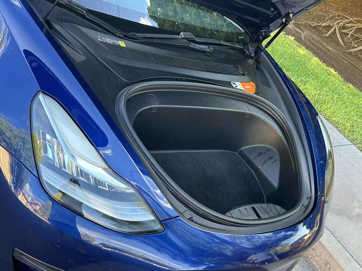 Tesla Model 3 photo 57
