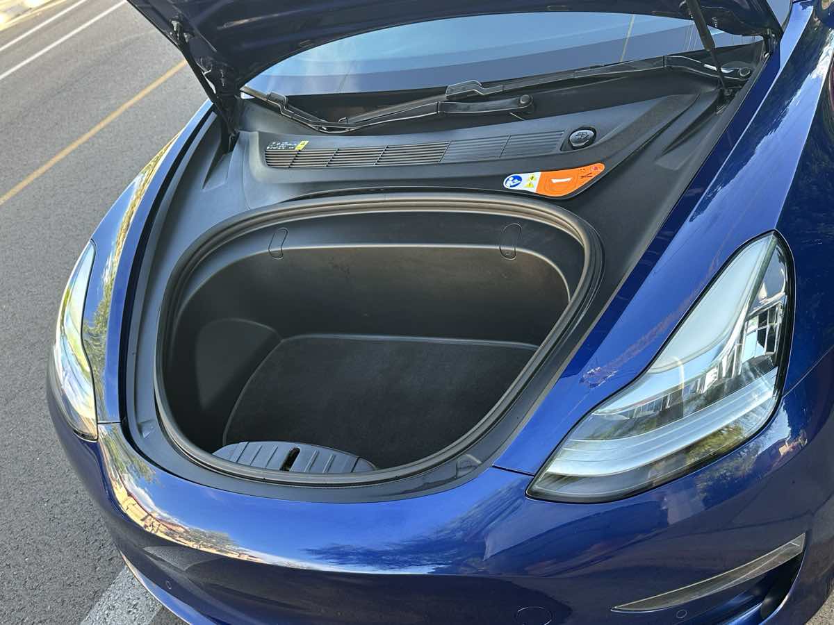 Tesla Model 3 photo 59