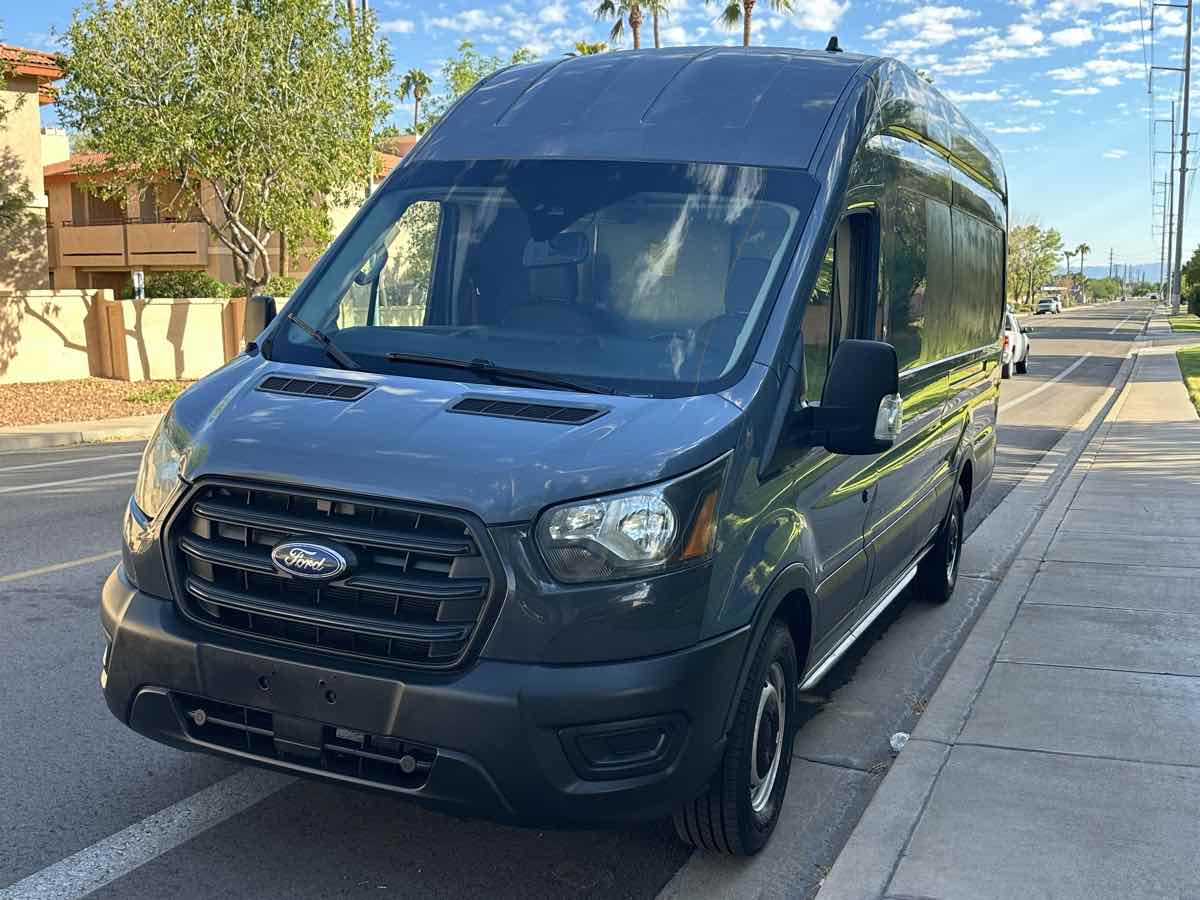 Ford Transit photo 4