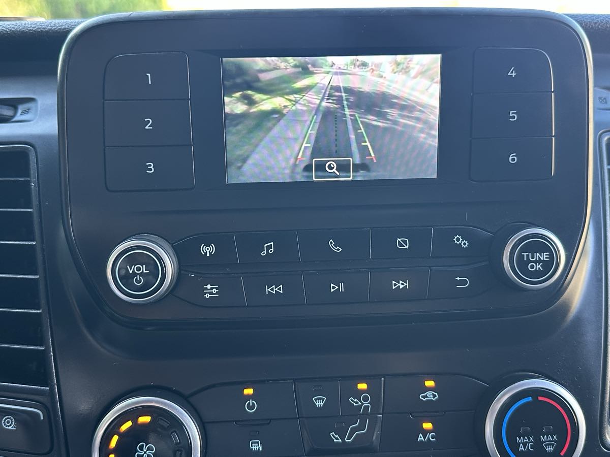Ford Transit photo 12