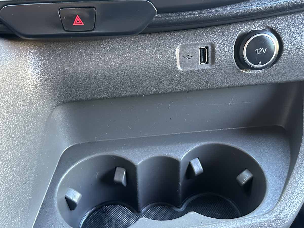 Ford Transit photo 14