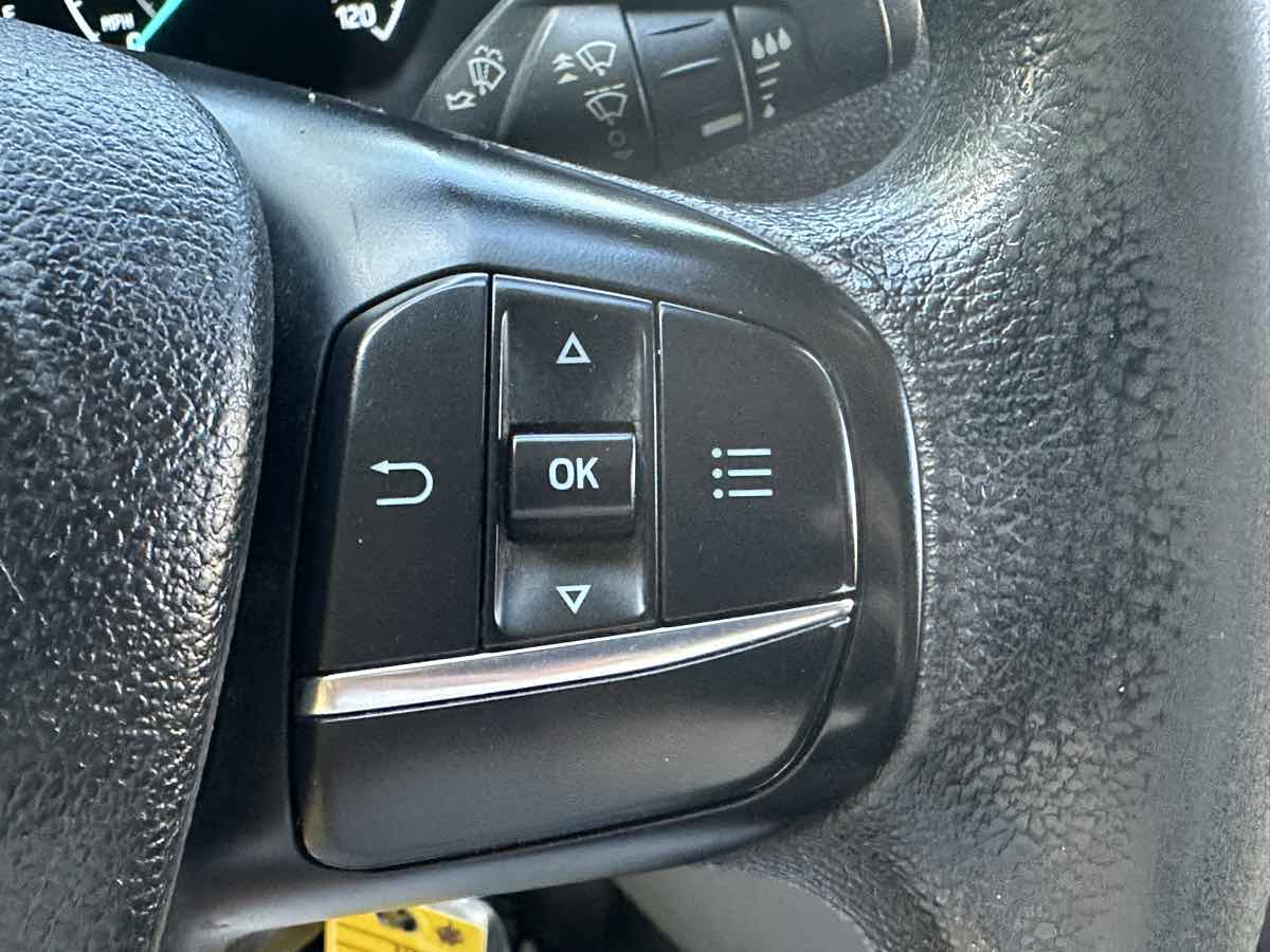 Ford Transit photo 19