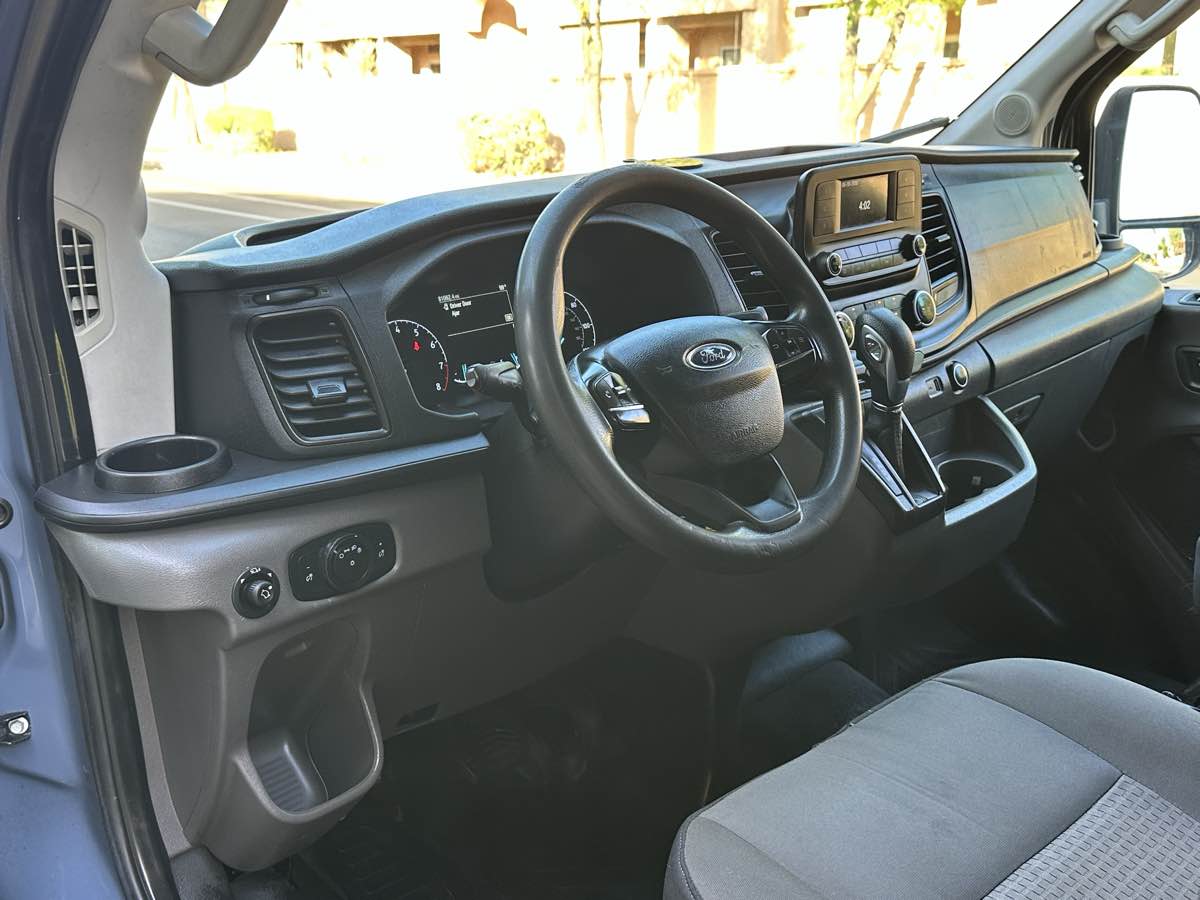 Ford Transit photo 22