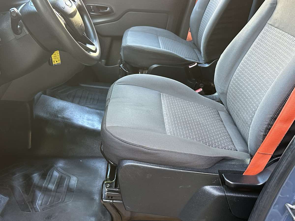 Ford Transit photo 24