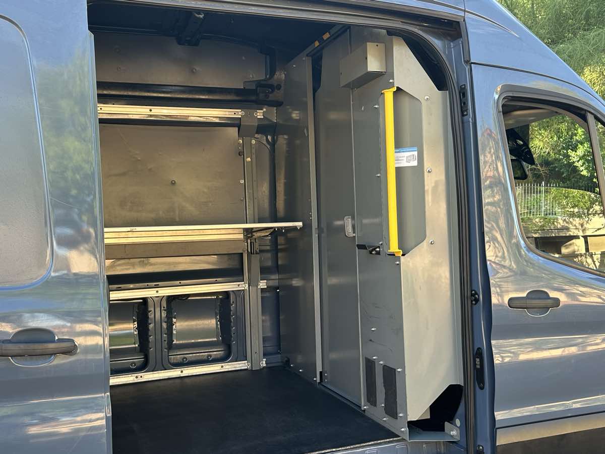 Ford Transit photo 42