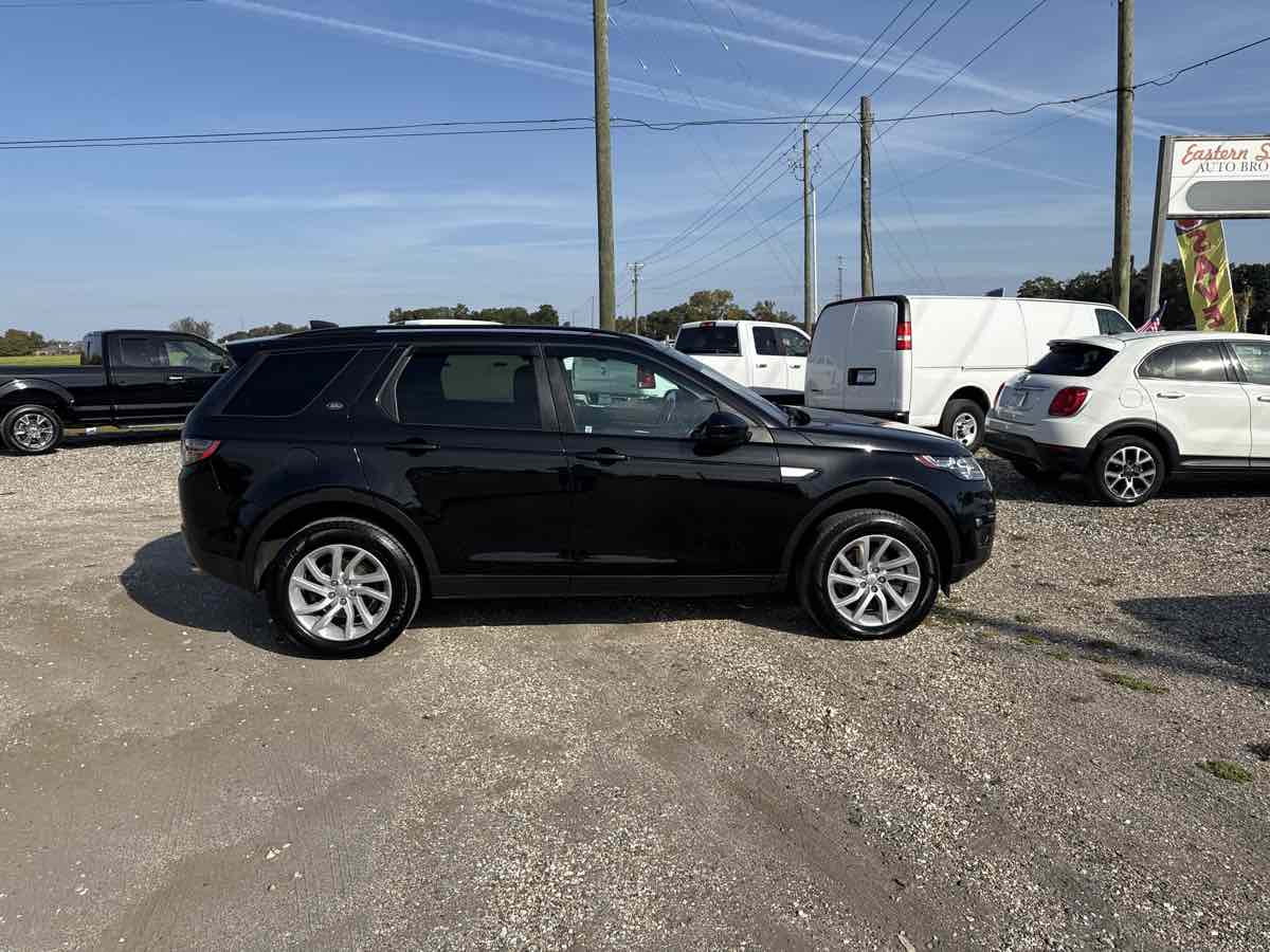 2017 Land Rover Discovery Sport HSE photo 2