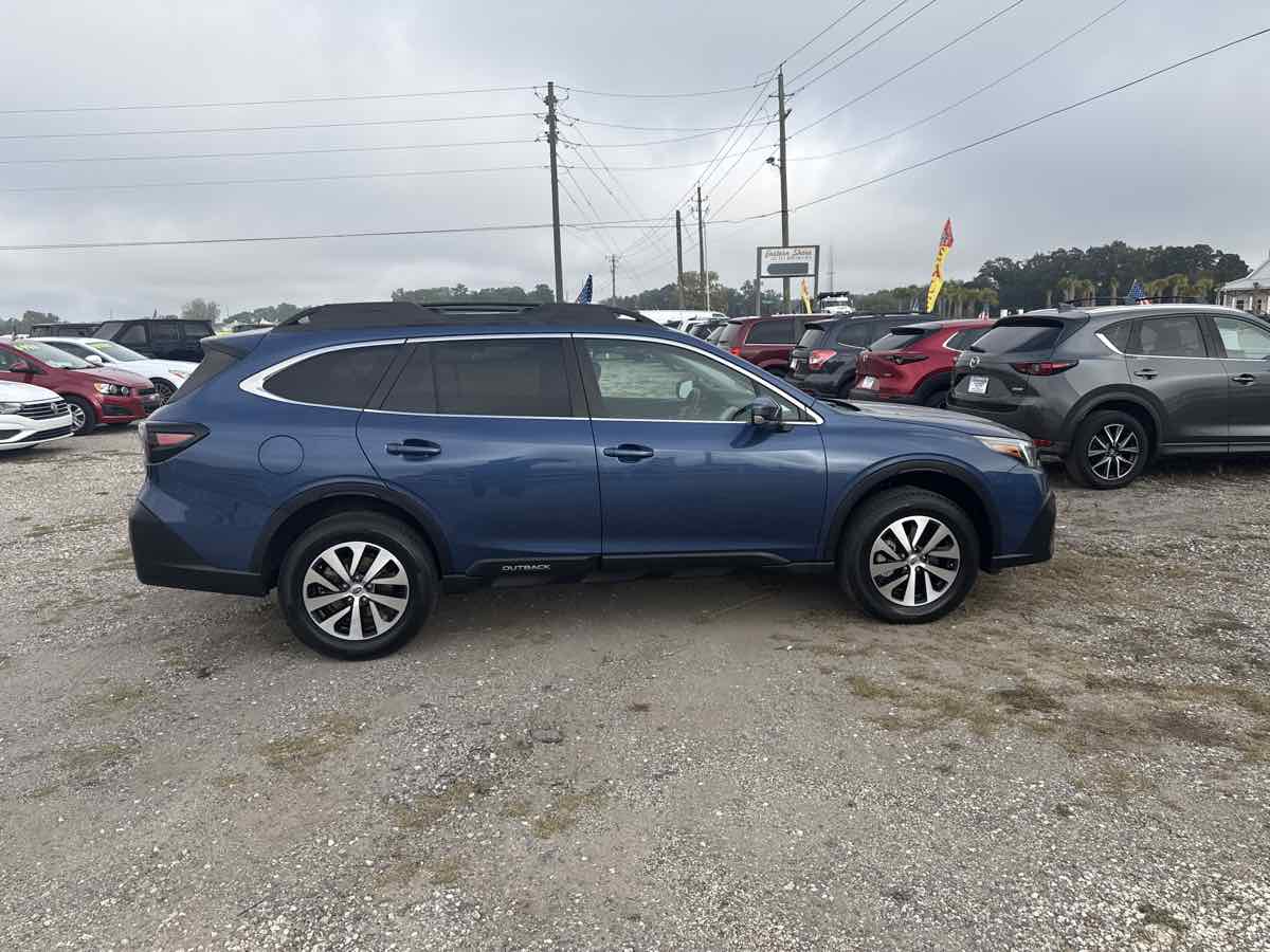 2021 Subaru Outback Premium photo 2