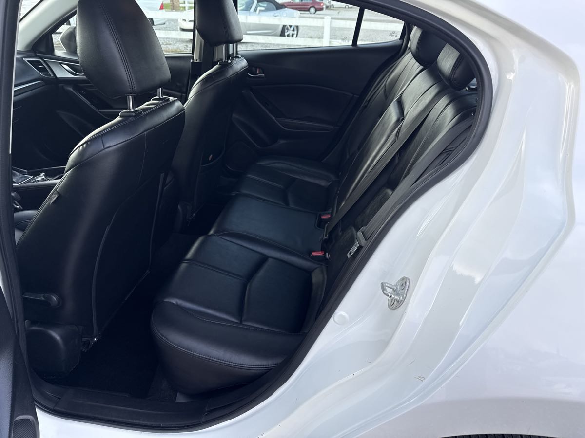 2018 Mazda Mazda3 Touring - Photo 5