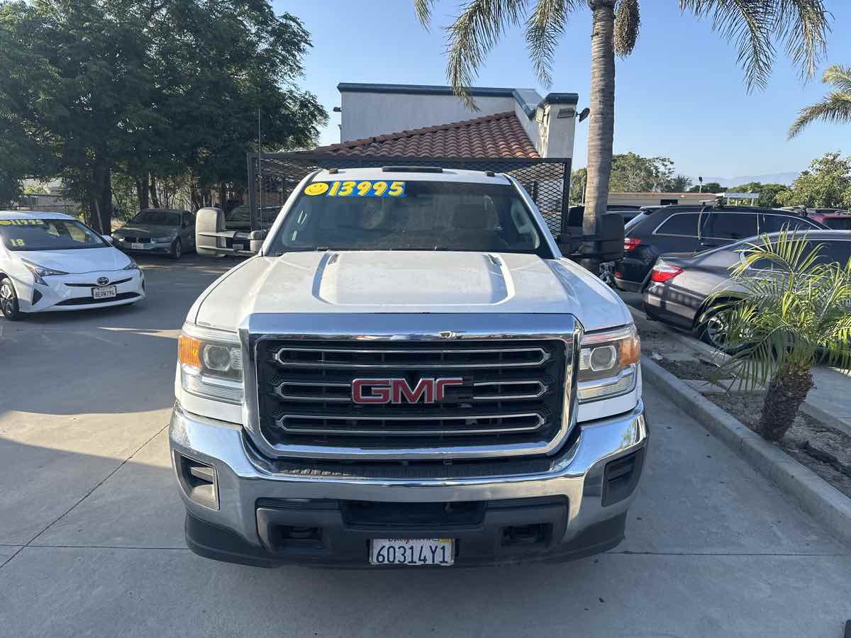 2015 GMC Sierra 3500 Chassis Cab Work Truck - Photo 2