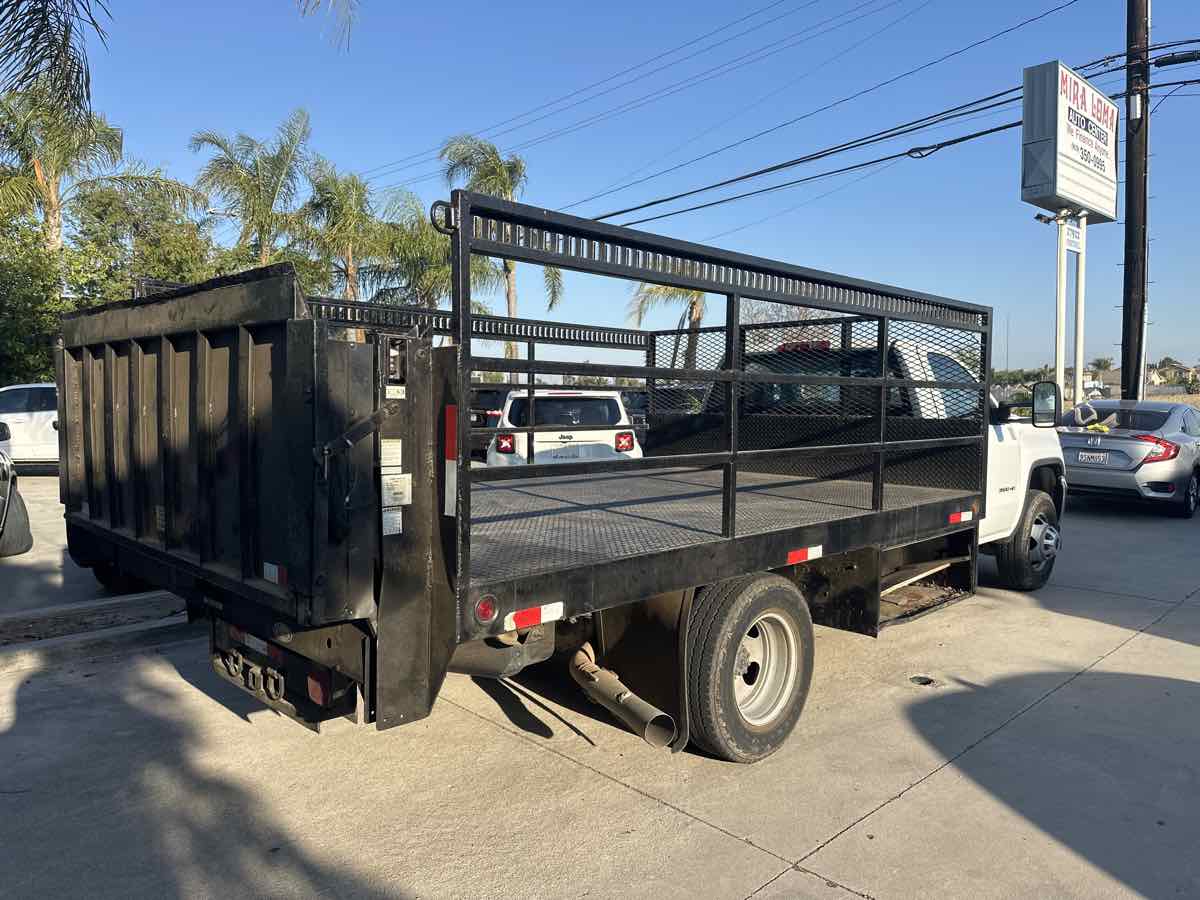 2015 GMC Sierra 3500 Chassis Cab Work Truck - Photo 4