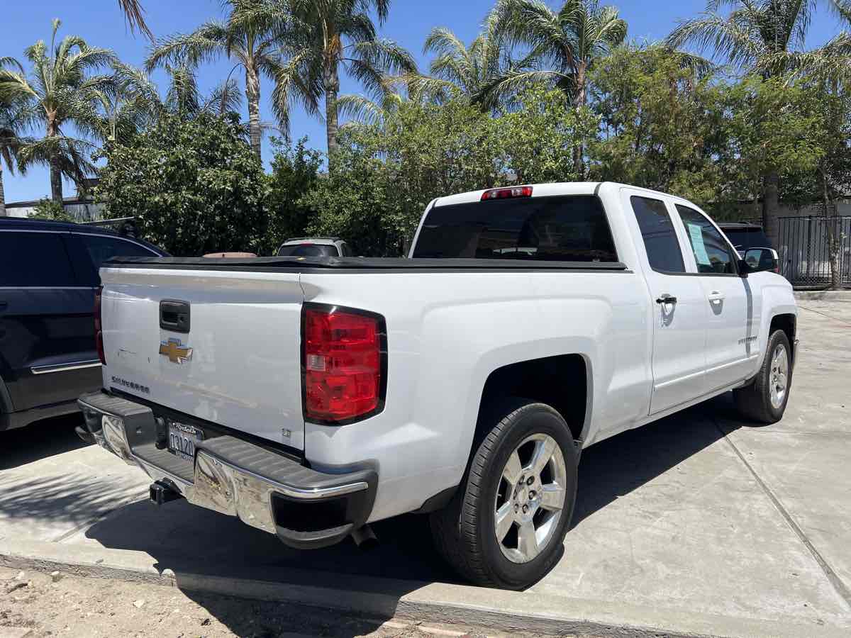 2015 Chevrolet Silverado 1500 LT - Photo 2