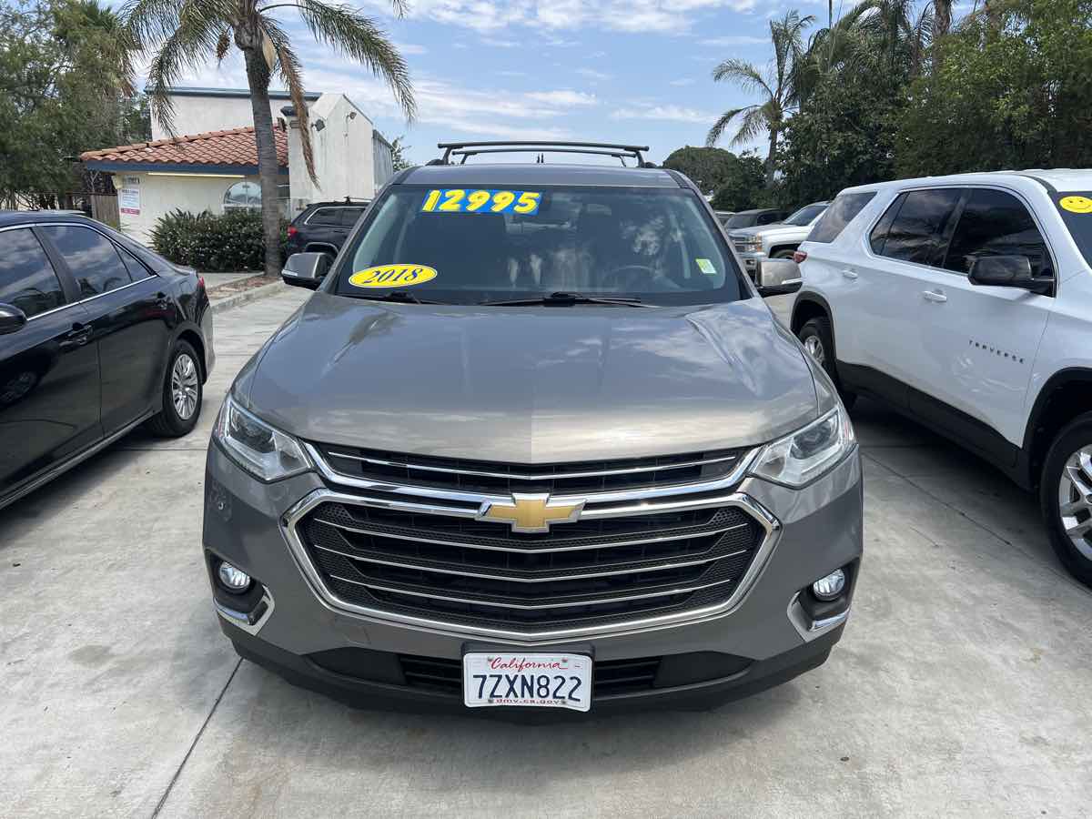 2018 Chevrolet Traverse 1LT - Photo 2
