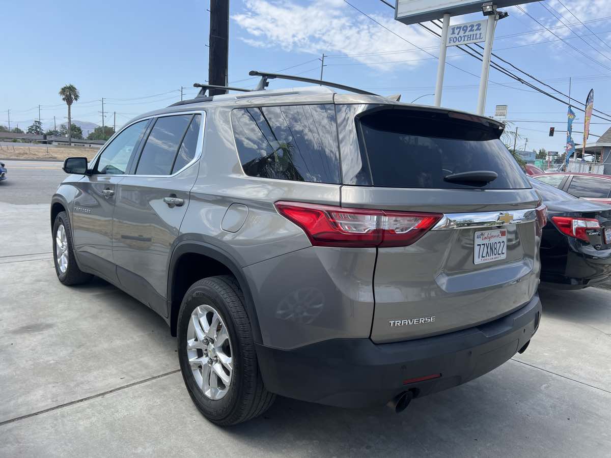 2018 Chevrolet Traverse 1LT - Photo 4
