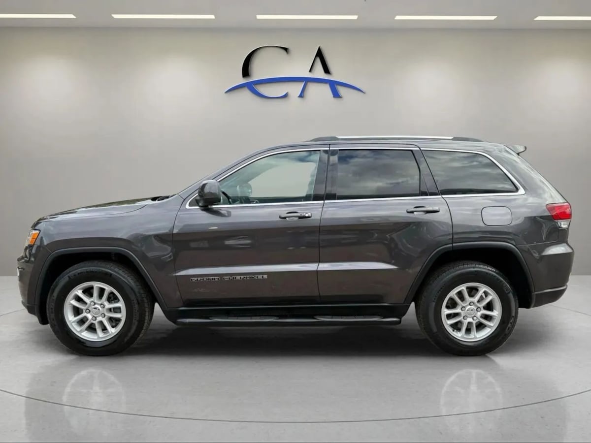 2020 Jeep Grand Cherokee Laredo E photo 3