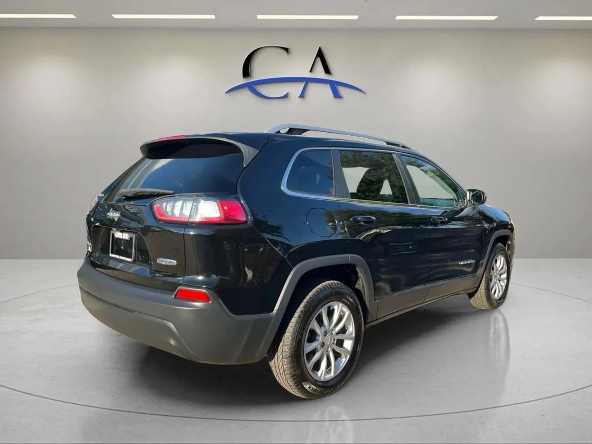 2019 Jeep Cherokee Latitude photo 3