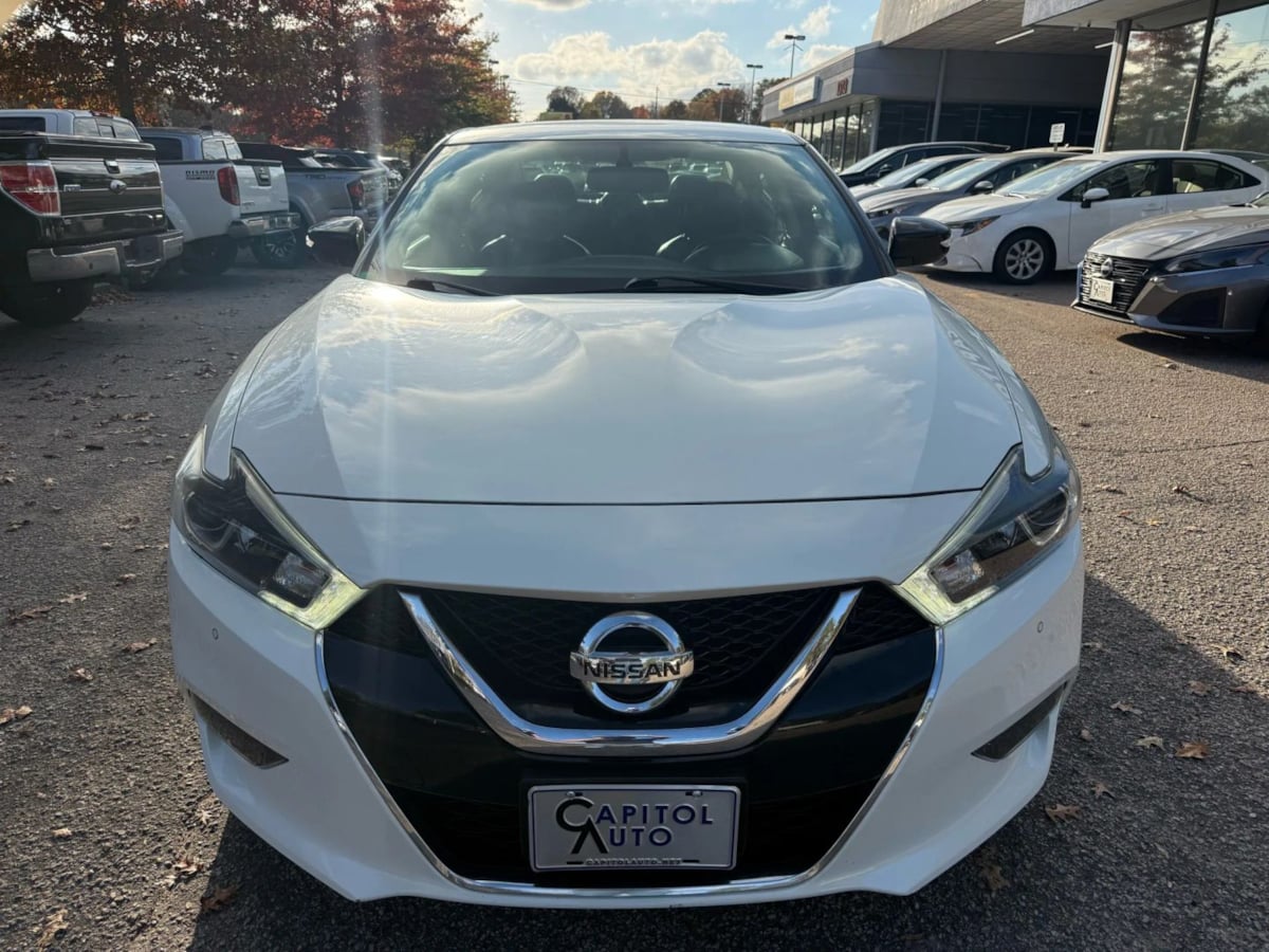 2018 Nissan Maxima SV photo 2