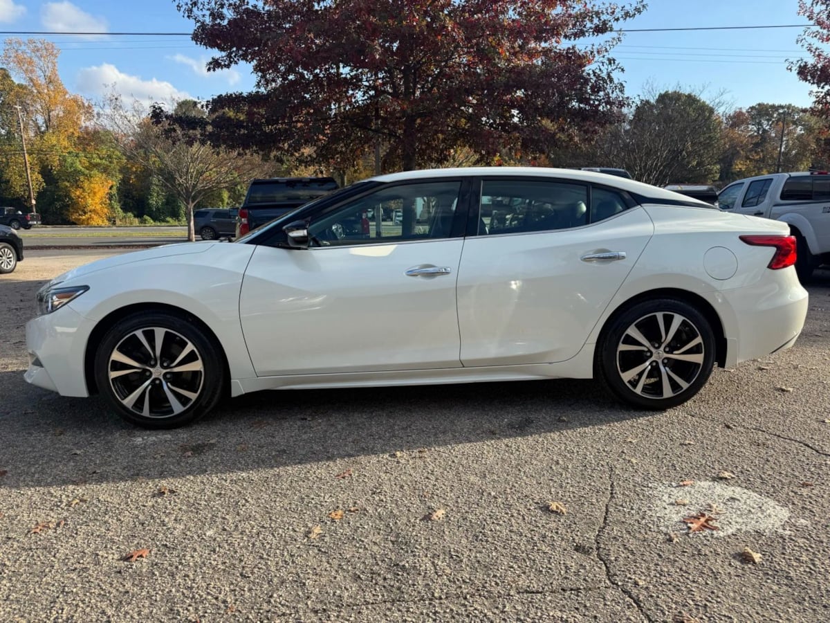 2018 Nissan Maxima SV photo 4