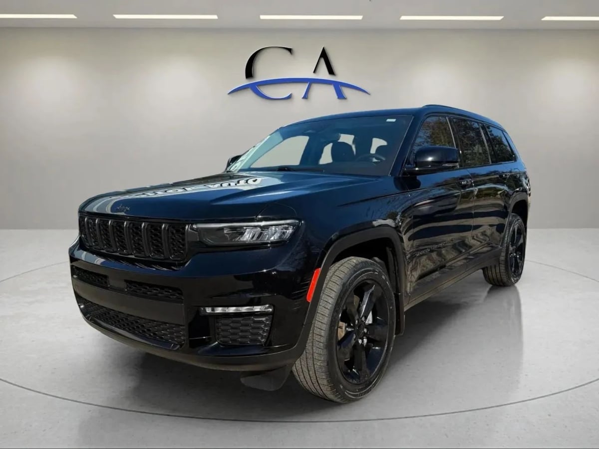2023 Jeep Grand Cherokee Limited photo 2