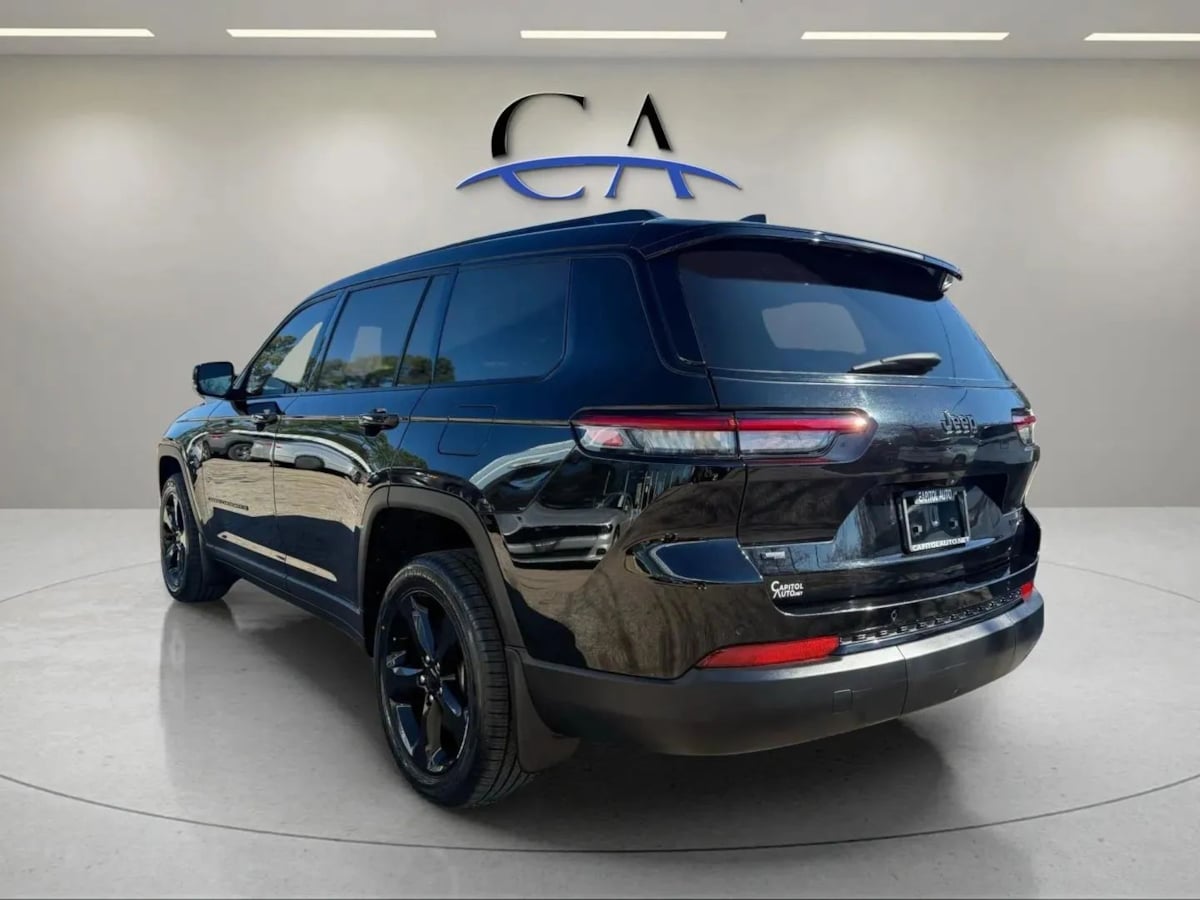 2023 Jeep Grand Cherokee Limited photo 4