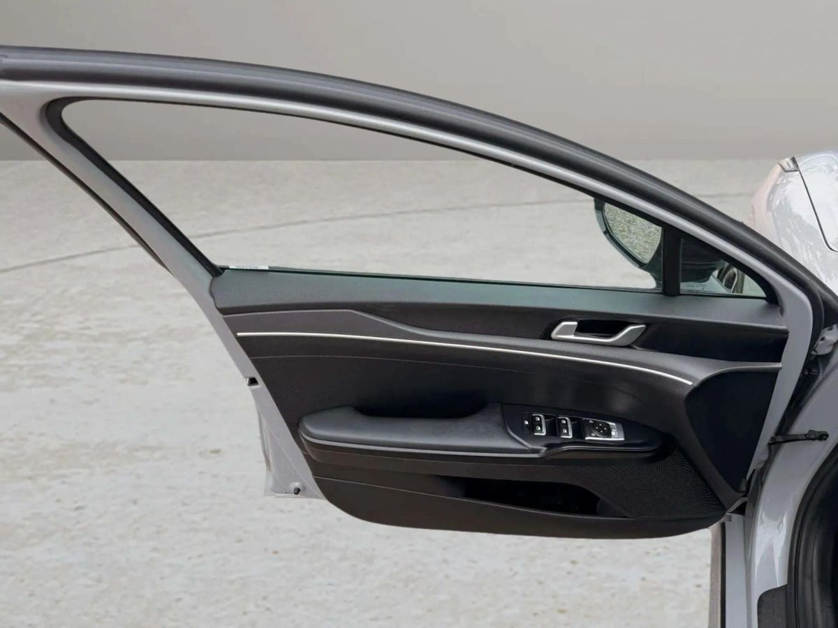2022 Kia K5 GT-Line - Photo 9