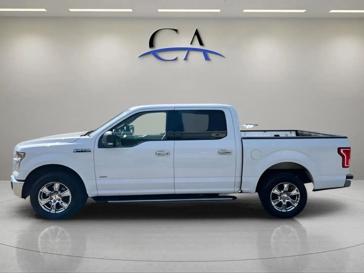View vehicle photo 4