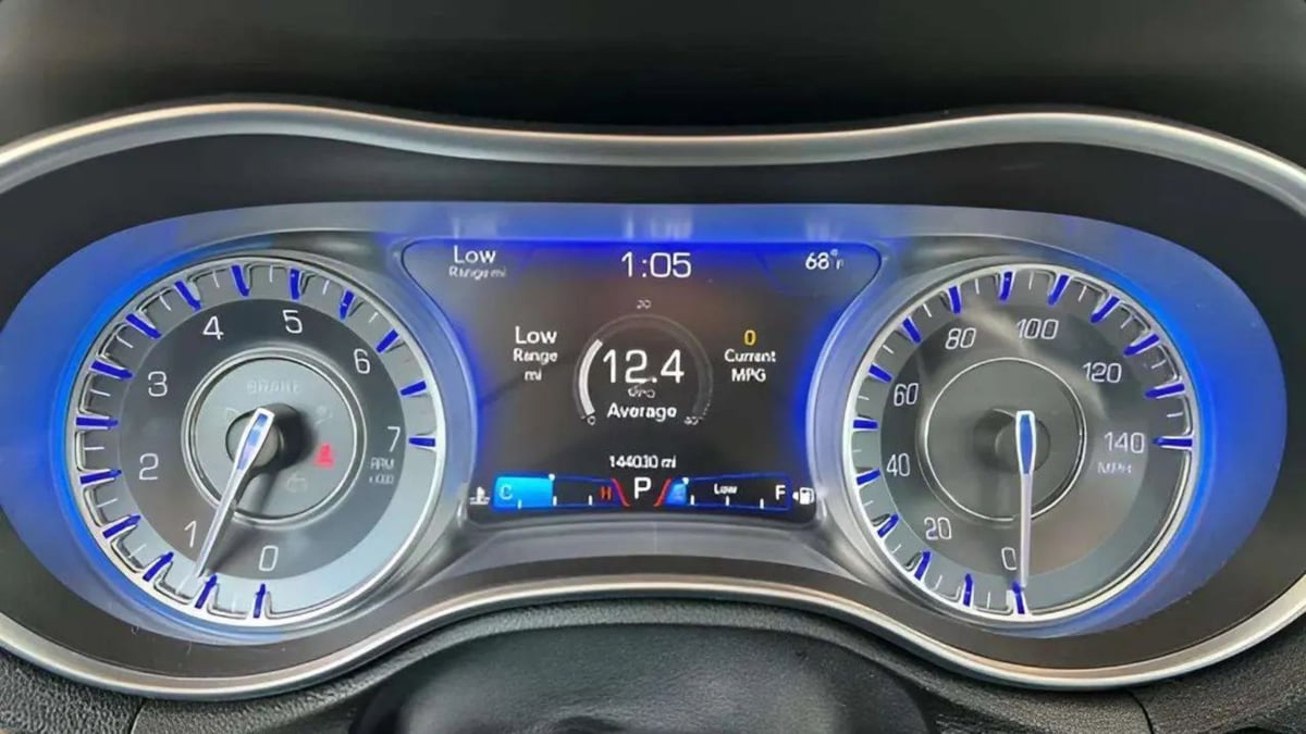 2016 Chrysler 300 C - Photo 15