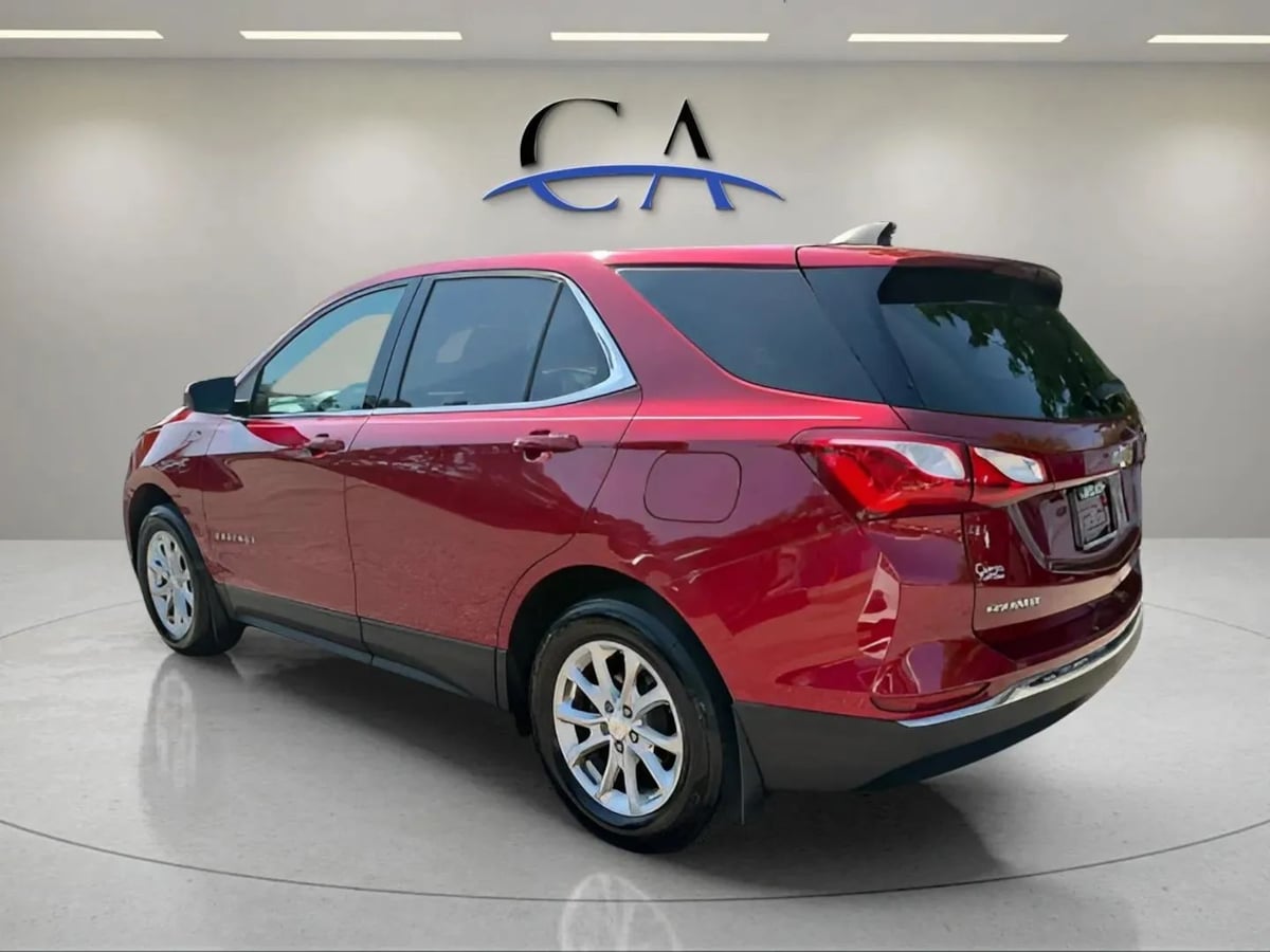 View vehicle photo 5
