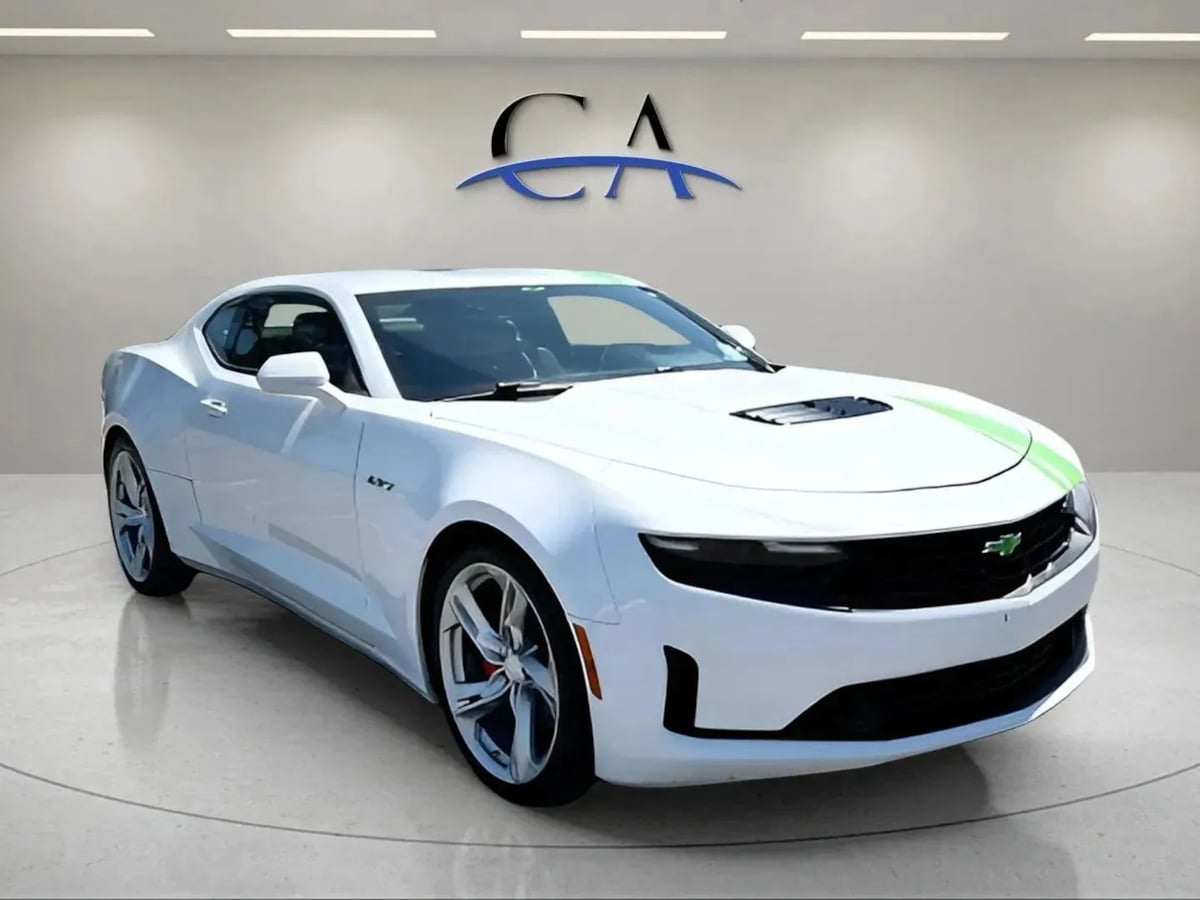 2021 Chevrolet Camaro LT1 - Photo 1
