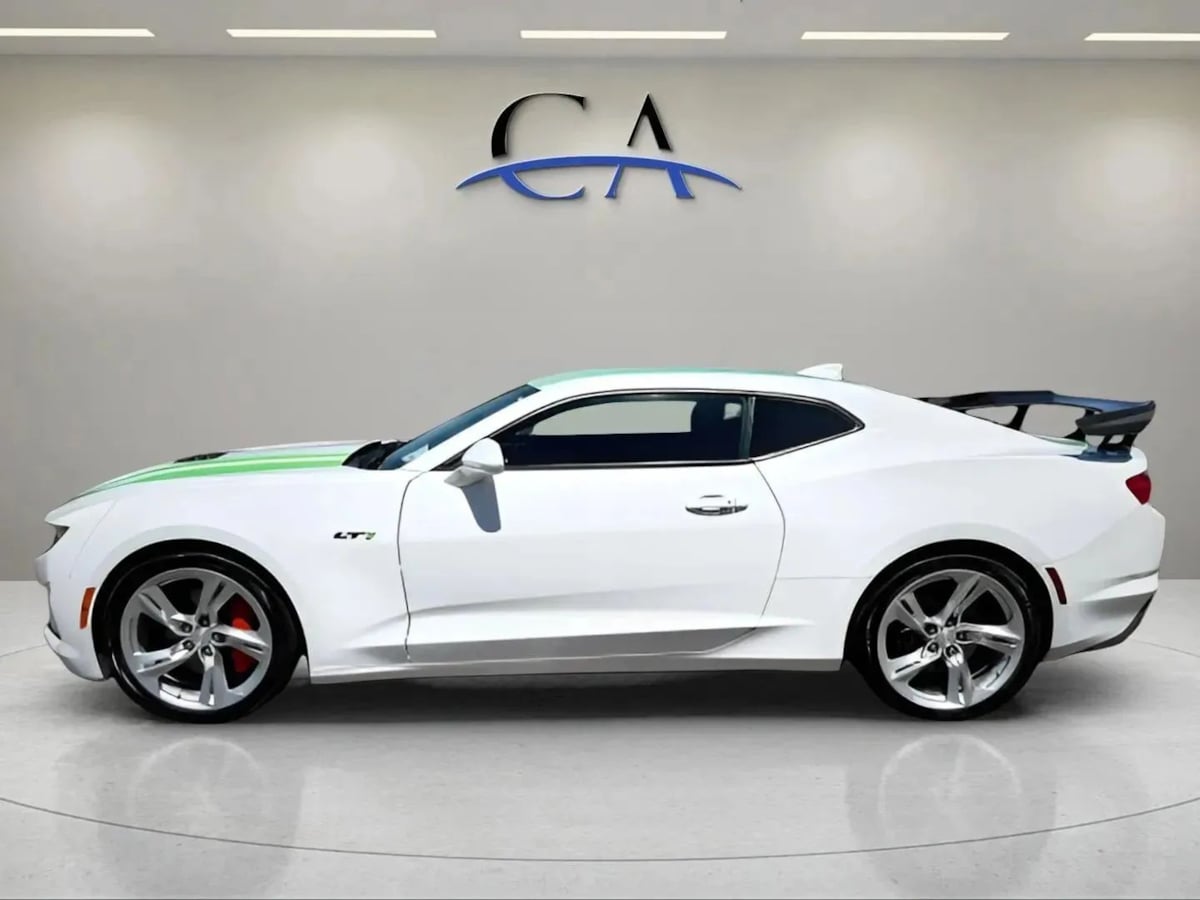 2021 Chevrolet Camaro LT1 - Photo 4
