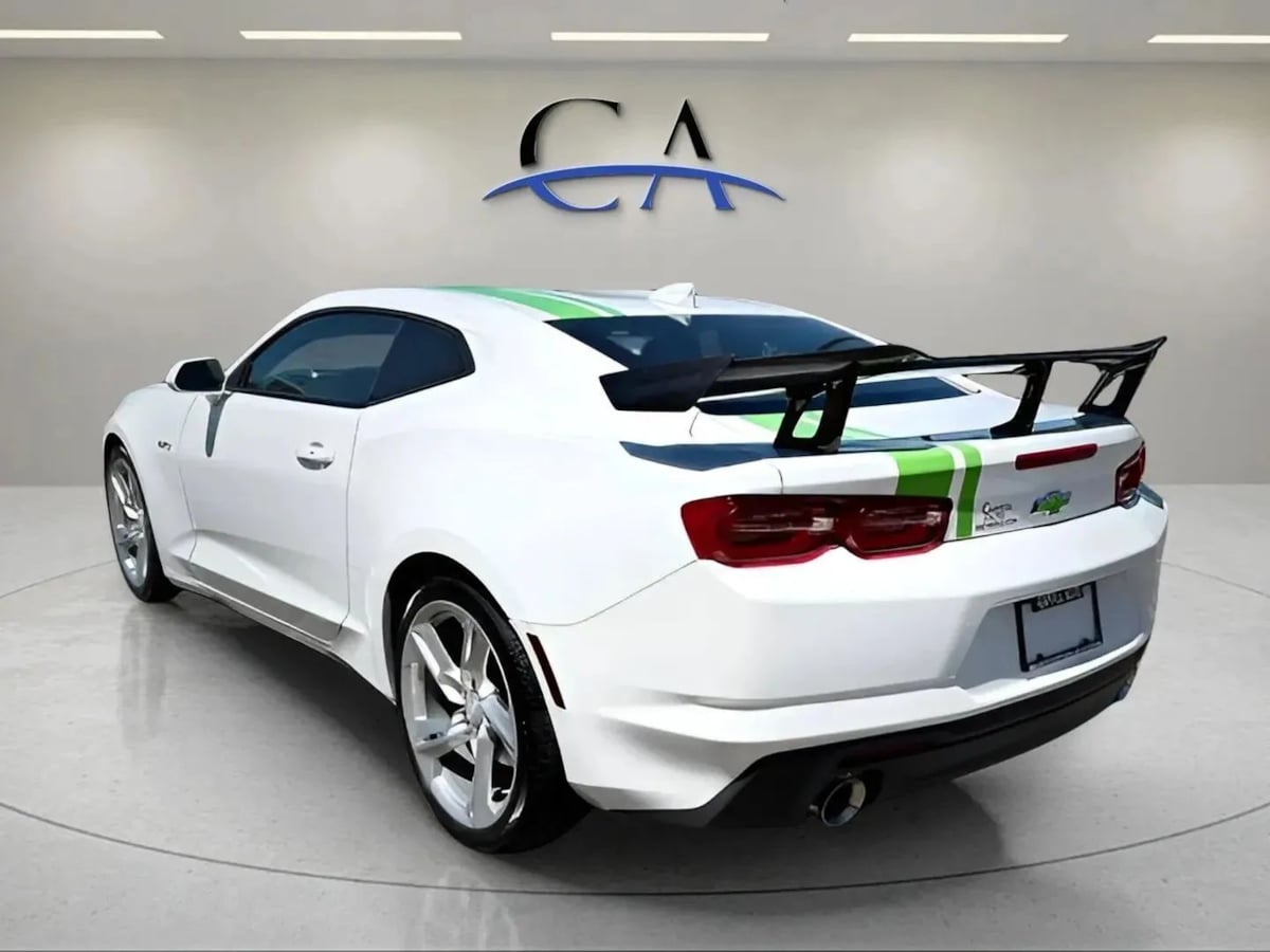 2021 Chevrolet Camaro LT1 - Photo 5