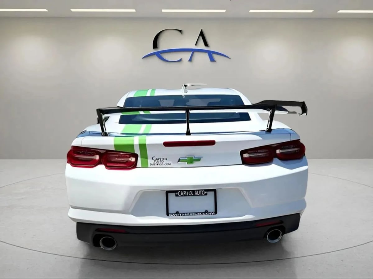 2021 Chevrolet Camaro LT1 - Photo 6