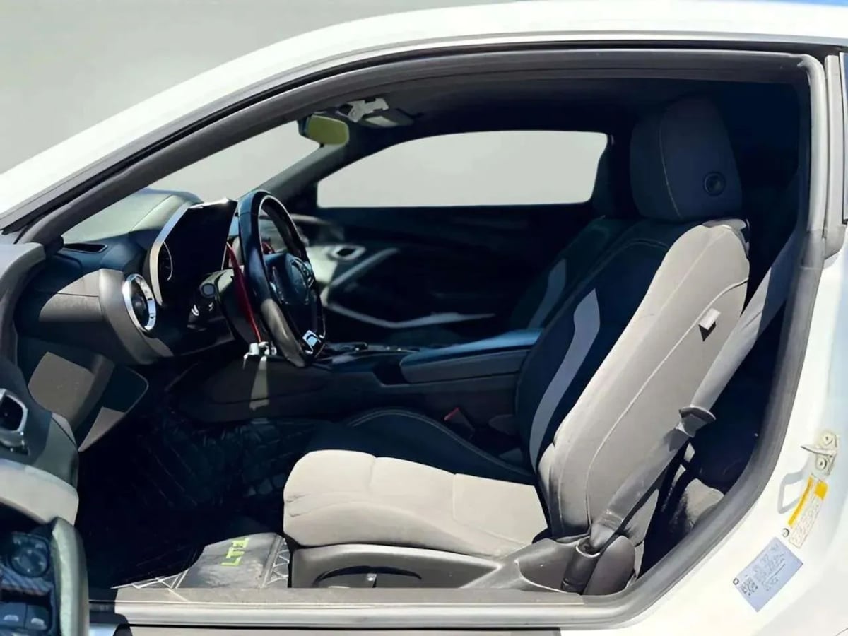 2021 Chevrolet Camaro LT1 - Photo 10