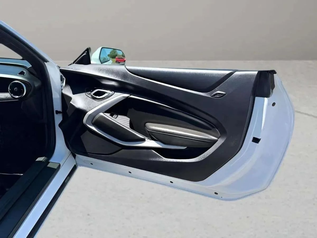 2021 Chevrolet Camaro LT1 - Photo 18
