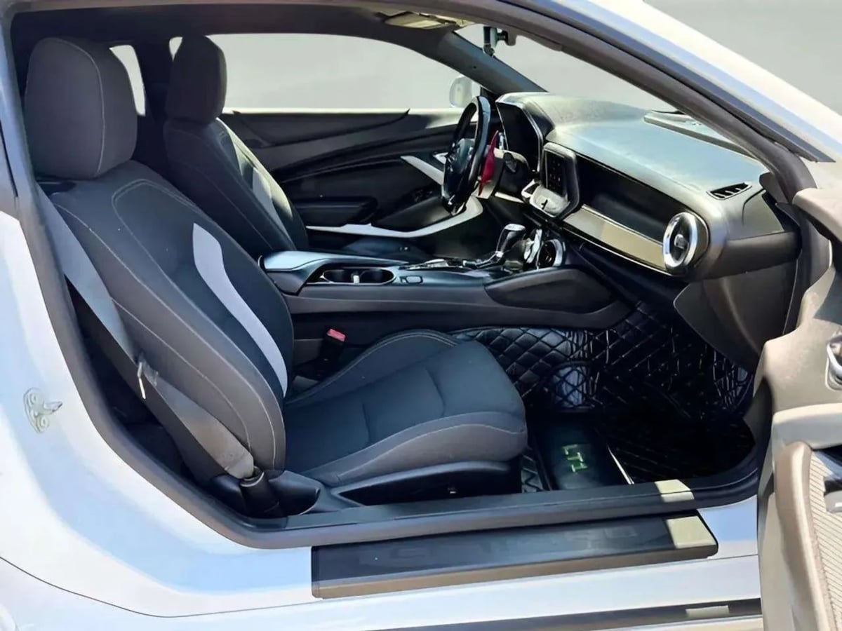 2021 Chevrolet Camaro LT1 - Photo 19