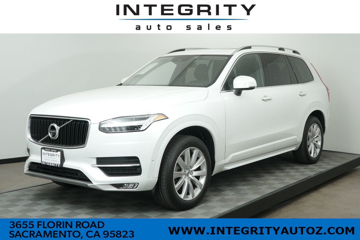 2018 Volvo XC90 T6 Momentum Sport Utility 4D