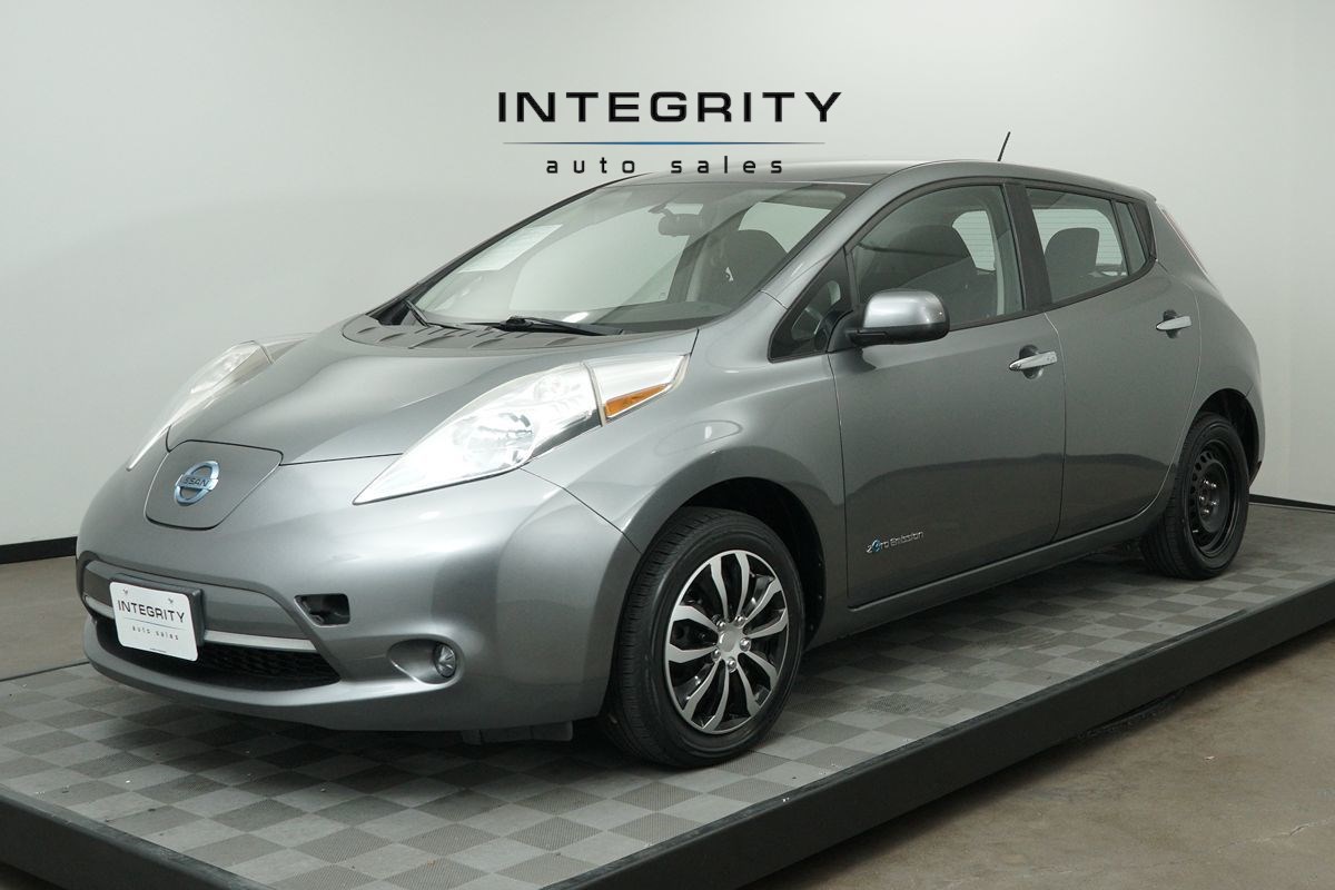 2015 Nissan LEAF S Hatchback 4D