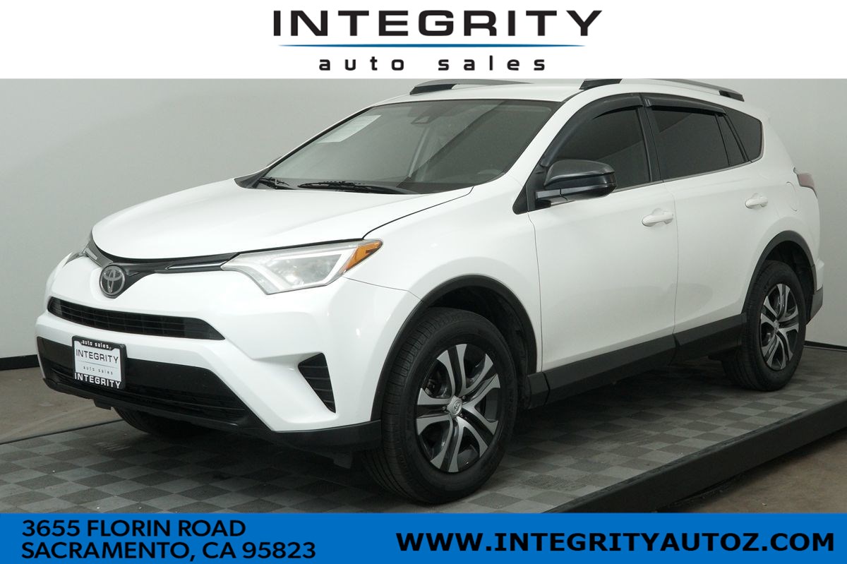 2017 Toyota RAV4 LE Sport Utility 4D