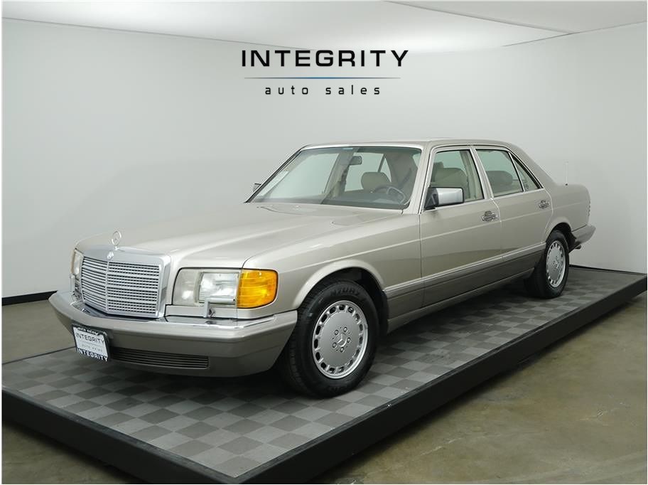 1991 Mercedes-Benz 300SE 