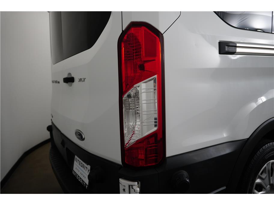 2017 Ford Transit XLT Van photo 9