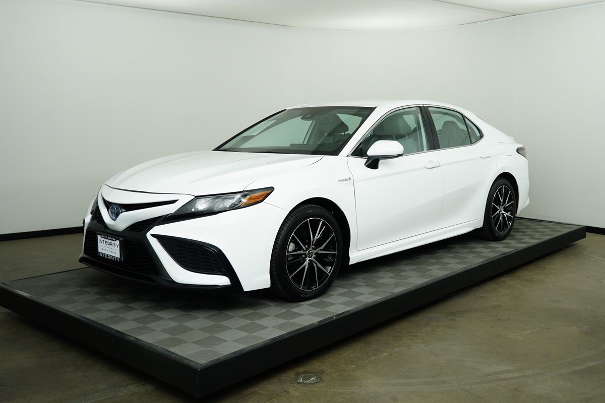 2021 Toyota Camry SE Sedan 4D