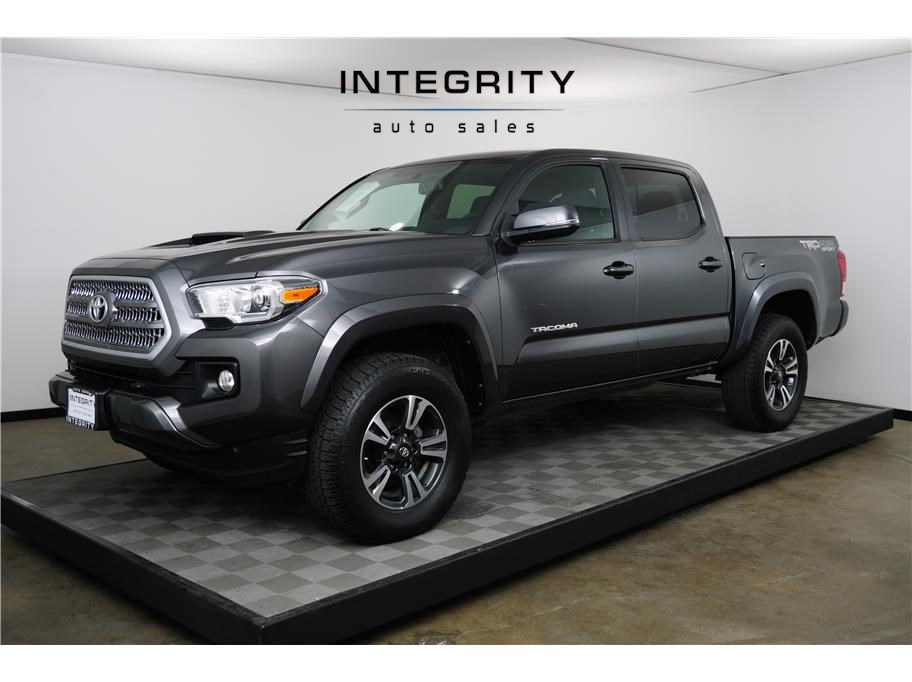 2017 Toyota Tacoma TRD Sport Pickup 4D 5 ft