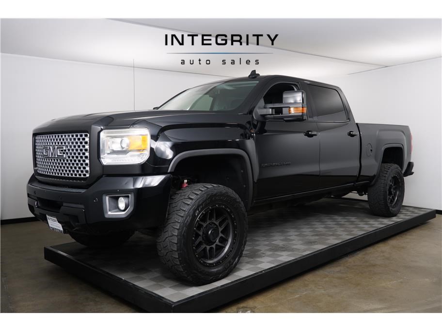 2015 GMC Sierra 2500HD available WiFi Denali Pickup 4D 6 1/2 ft