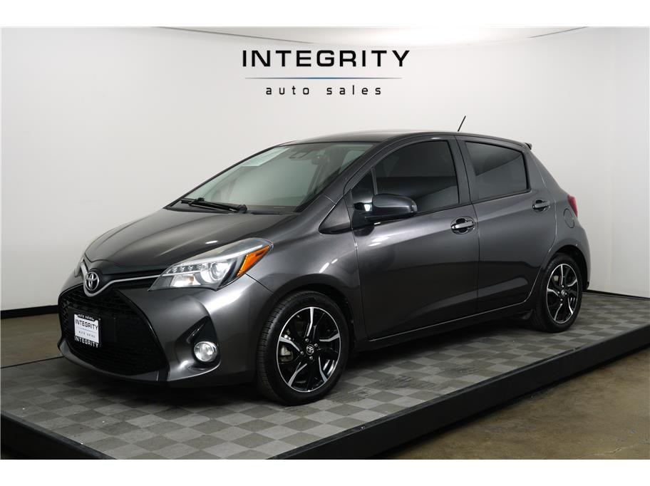 2017 Toyota Yaris SE Hatchback Sedan 4D