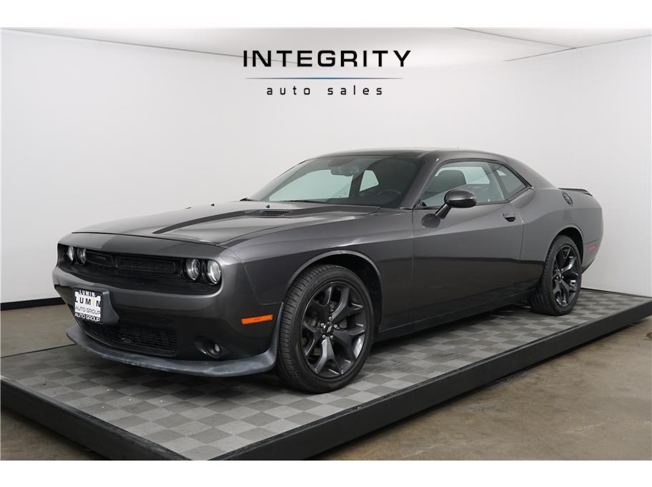 2020 Dodge Challenger SXT Coupe 2D